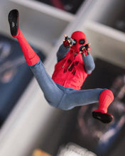 Load image into Gallery viewer, Hot toys MMS552 Spiderman Far From Home Spiderman Homemade Suit