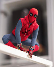 Load image into Gallery viewer, Hot toys MMS552 Spiderman Far From Home Spiderman Homemade Suit