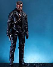 Load image into Gallery viewer, Hot toys DX13 Terminator 2 Judgment Day T800 Battle Damaged Version Deluxe Edition