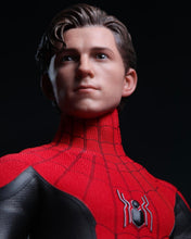 Load image into Gallery viewer, Hot toys MMS542 Spiderman Far from Home Upgraded Suit