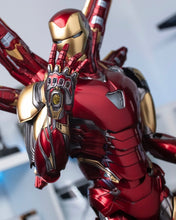 Load image into Gallery viewer, Hot toys MMS528D30 Avengers Endgame Ironman Mark85 (Updated Headsculpt in the Red Box)